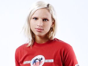 Alena Holá v superfightu!